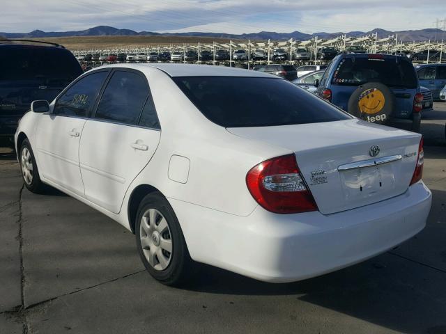 JTDBE32K530187363 - 2003 TOYOTA CAMRY LE WHITE photo 3