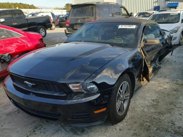 1ZVBP8EM7C5248703 - 2012 FORD MUSTANG BLACK photo 2