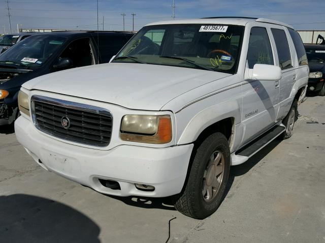 1GYEK63R8YR202518 - 2000 CADILLAC ESCALADE L WHITE photo 2