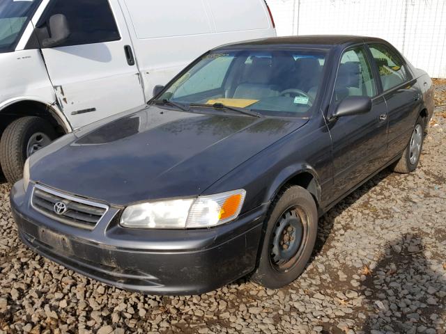 4T1BG22K81U778311 - 2001 TOYOTA CAMRY CE GRAY photo 2