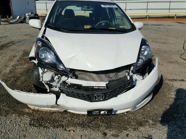 JHMGE8H58CC010470 - 2012 HONDA FIT SPORT WHITE photo 9