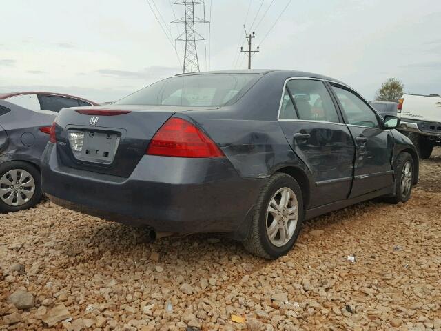 1HGCM56326A125019 - 2006 HONDA ACCORD SE GRAY photo 4