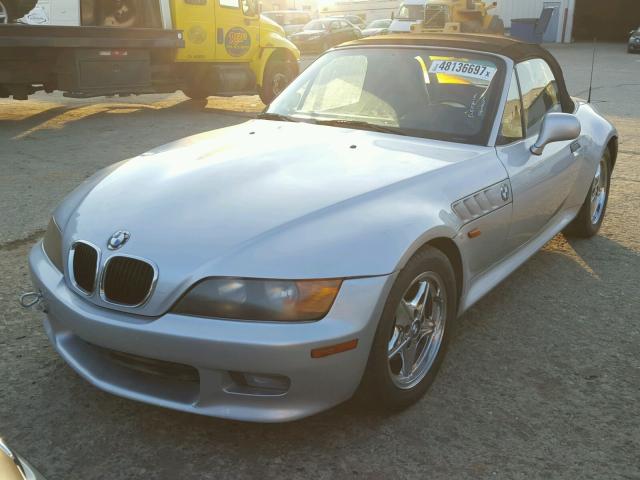 4USCH9333XLF81662 - 1999 BMW Z3 2.3 SILVER photo 2