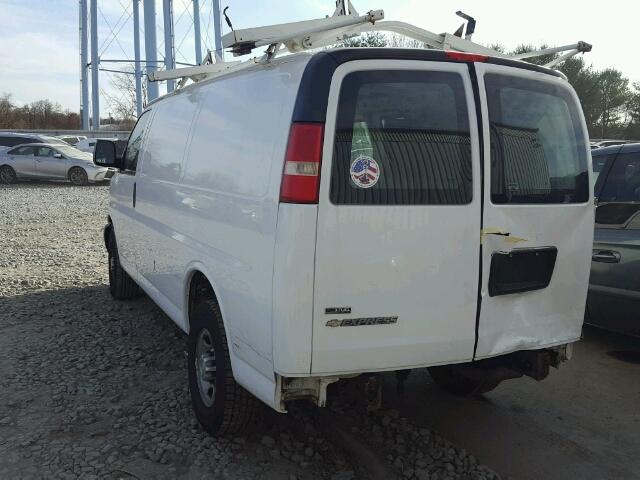 1GC2GTBA6A1113040 - 2010 CHEVROLET EXPRESS G3 WHITE photo 3