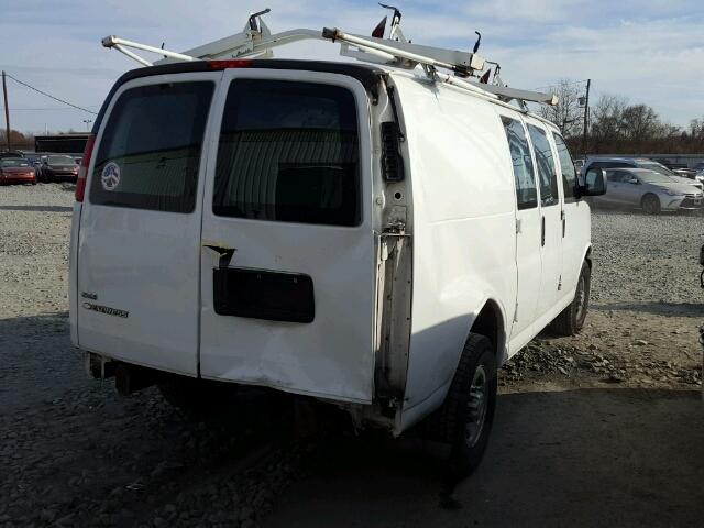 1GC2GTBA6A1113040 - 2010 CHEVROLET EXPRESS G3 WHITE photo 4