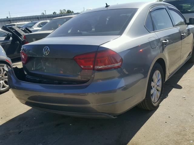 1VWAP7A37CC047642 - 2012 VOLKSWAGEN PASSAT S رمادي صورة 4