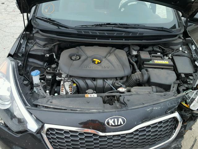 KNAFX4A61G5443364 - 2016 KIA FORTE LX BLACK photo 7