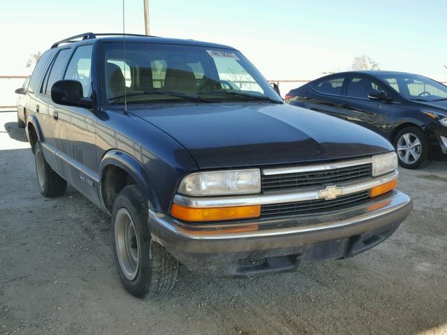 1GNCS13W0W2268919 - 1998 CHEVROLET BLAZER BLUE photo 1