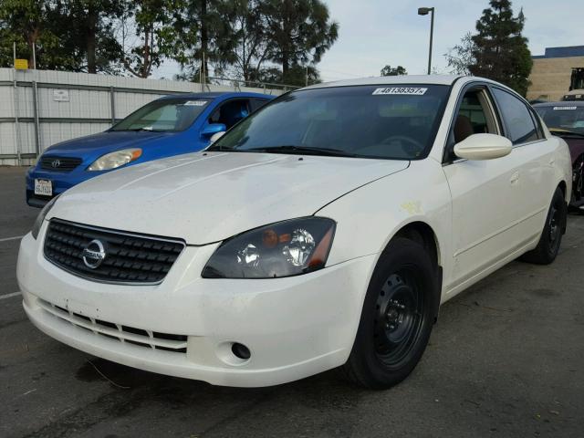 1N4AL11E95C291119 - 2005 NISSAN ALTIMA S WHITE photo 2