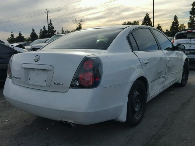 1N4AL11E95C291119 - 2005 NISSAN ALTIMA S WHITE photo 4