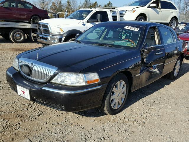 1LNHM83W14Y639965 - 2004 LINCOLN TOWN CAR U BLACK photo 2