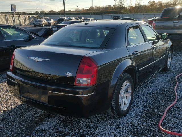 2C3KA53G26H507213 - 2006 CHRYSLER 300 TOURIN BLACK photo 4