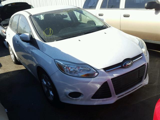 1FADP3K24EL176171 - 2014 FORD FOCUS SE WHITE photo 1