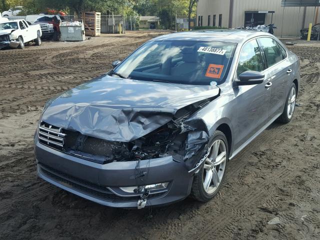 1VWBM7A38DC011652 - 2013 VOLKSWAGEN PASSAT SE GRAY photo 2