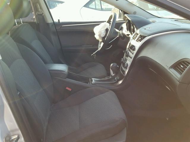 1G1ZC5E0XCF352887 - 2012 CHEVROLET MALIBU 1LT SILVER photo 5
