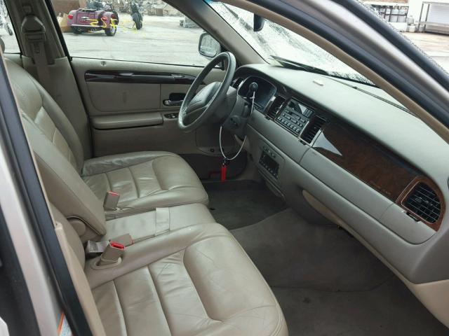 1LNHM82W0XY699614 - 1999 LINCOLN TOWN CAR S BEIGE photo 6