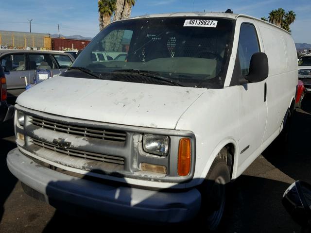 1GCGG25R9X1135799 - 1999 CHEVROLET EXPRESS G2 WHITE photo 2