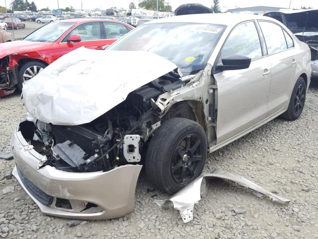 3VW2K7AJ1EM250531 - 2014 VOLKSWAGEN JETTA BASE ოქროსფერი ფოტო 2