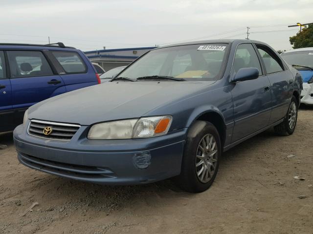 4T1BG22K5YU924643 - 2000 TOYOTA CAMRY CE BLUE photo 2