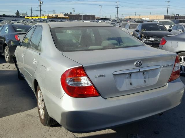 JTDBE32K730242654 - 2003 TOYOTA CAMRY LE SILVER photo 3