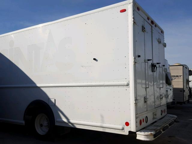 4UZAANDUX9CAE5142 - 2009 FREIGHTLINER CHASSIS M WHITE photo 3