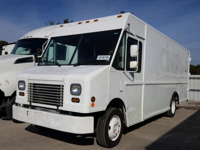 4UZAANBW86CW65635 - 2006 FREIGHTLINER CHASSIS M WHITE photo 2