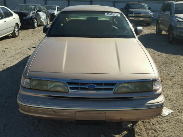 2FALP73W9TX127097 - 1996 FORD CROWN VICT TAN photo 9