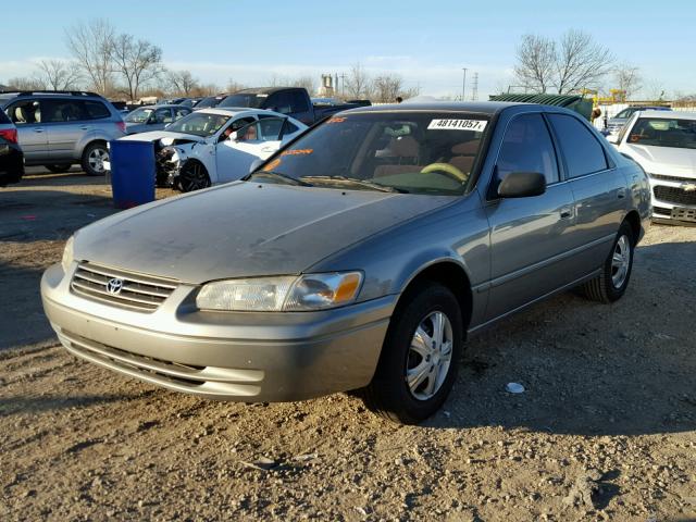 JT2BG22K5X0331044 - 1999 TOYOTA CAMRY LE 灰色 照片 2