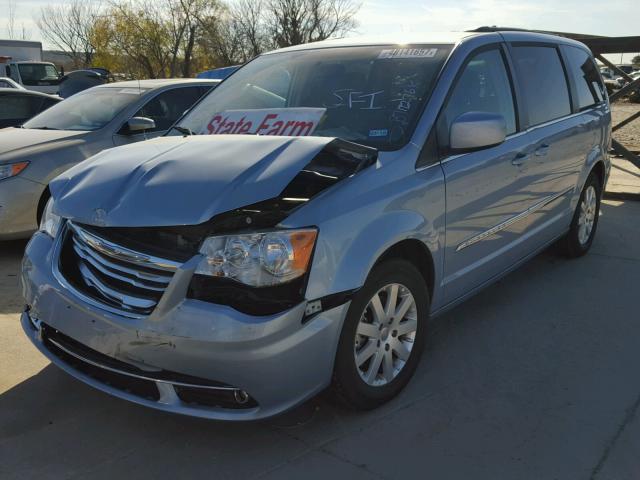 2C4RC1BG8DR756217 - 2013 CHRYSLER TOWN & COU BLUE photo 2