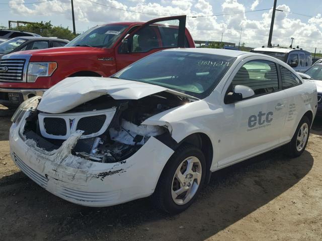 1G2AL18F787233598 - 2008 PONTIAC G5 WHITE photo 2