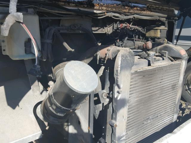 4UZA4FA40WC990809 - 1998 FREIGHTLINER CHASSIS M WHITE photo 7