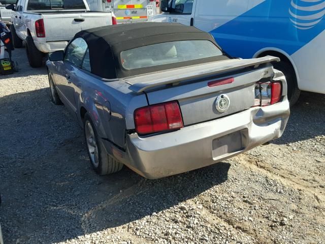 1ZVFT84N165244819 - 2006 FORD MUSTANG GRAY photo 3