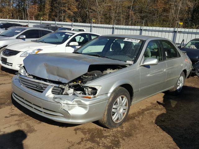 4T1BG22K6YU644844 - 2000 TOYOTA CAMRY CE SILVER photo 2