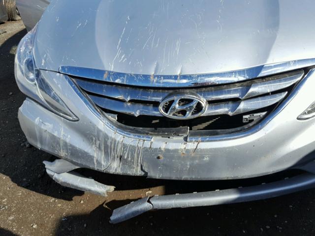 5NPEC4AC6DH521746 - 2013 HYUNDAI SONATA SE SILVER photo 9