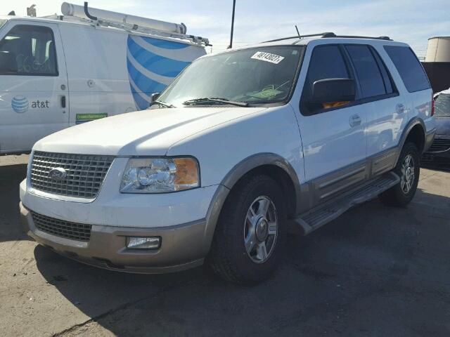 1FMFU17L54LB89720 - 2004 FORD EXPEDITION WHITE photo 2
