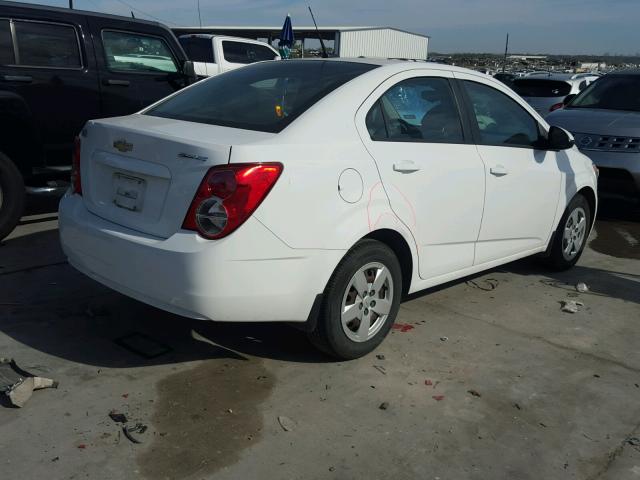 1G1JA5SH1D4161336 - 2013 CHEVROLET SONIC LS WHITE photo 4