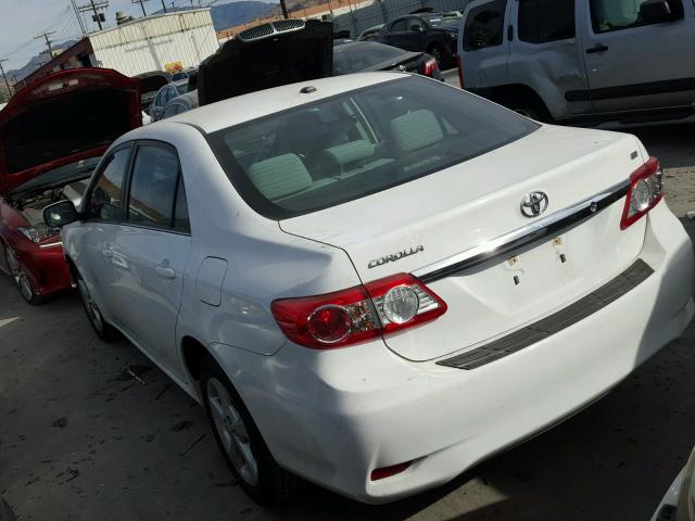 5YFBU4EE2DP099070 - 2013 TOYOTA COROLLA BA WHITE photo 3