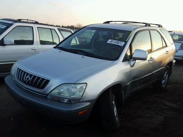 JTJHF10U920276803 - 2002 LEXUS RX 300 SILVER photo 2