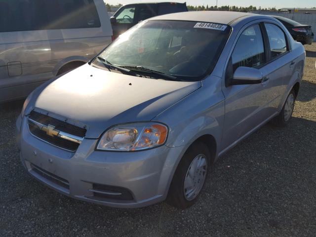 KL1TD5DE3AB127651 - 2010 CHEVROLET AVEO LS SILVER photo 2