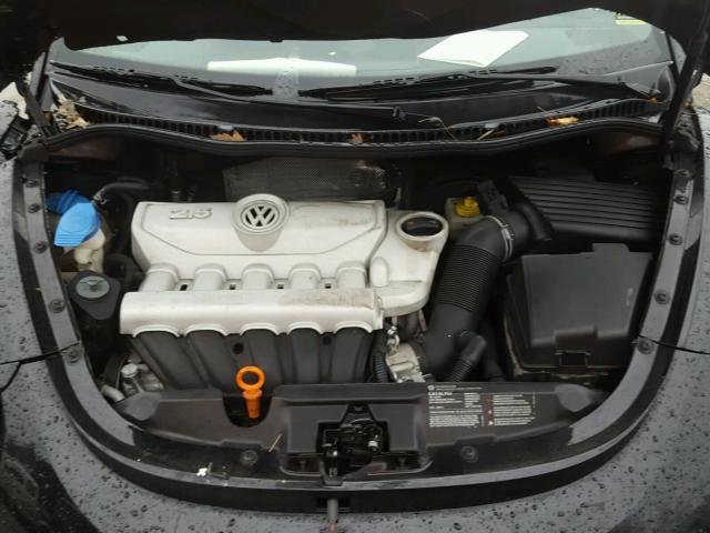 3VWRG31Y28M412998 - 2008 VOLKSWAGEN NEW BEETLE შავი ფოტო 7