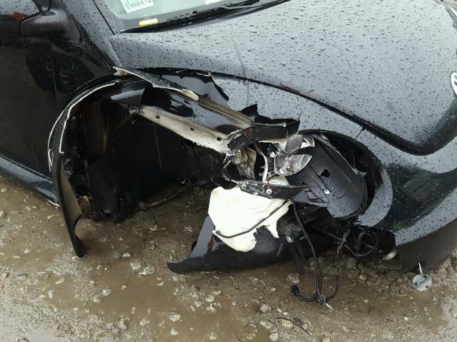 3VWRG31Y28M412998 - 2008 VOLKSWAGEN NEW BEETLE შავი ფოტო 9