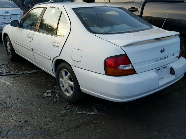 1N4DL01D2XC178212 - 1999 NISSAN ALTIMA XE WHITE photo 3