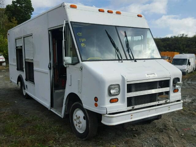 4UZAANCP54CM25317 - 2004 FREIGHTLINER CHASSIS M WHITE photo 1