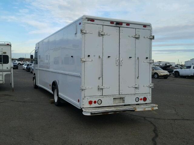 4UZAAPBW16CV95553 - 2006 FREIGHTLINER CHASSIS M WHITE photo 3