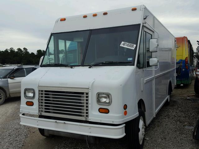 4UZA4FA45YCG84856 - 2000 FREIGHTLINER CHASSIS M WHITE photo 2