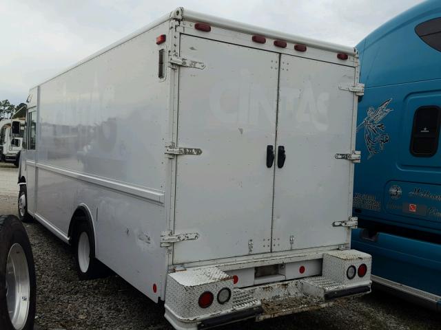 4UZA4FA45YCG84856 - 2000 FREIGHTLINER CHASSIS M WHITE photo 3