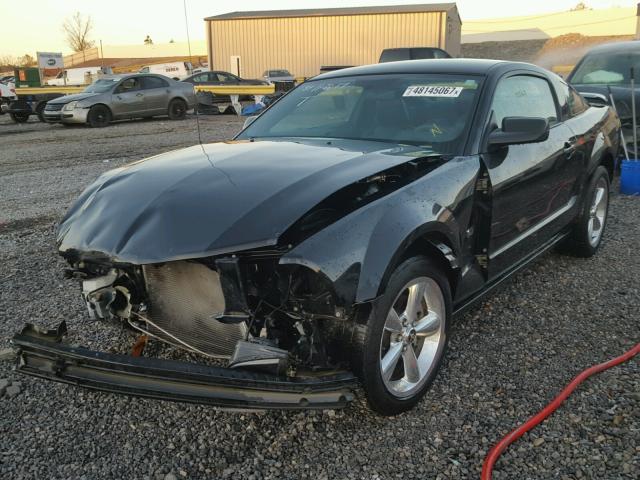 1ZVFT82HX65252401 - 2006 FORD MUSTANG GT BLACK photo 2