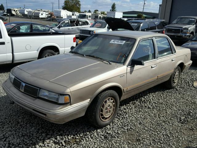 1G3AJ55M8T6320937 - 1996 OLDSMOBILE CIERA SL GOLD photo 2