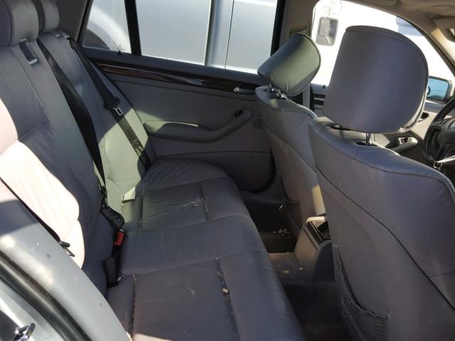 WBAAR3347YJM02904 - 2000 BMW 323 IT SILVER photo 6