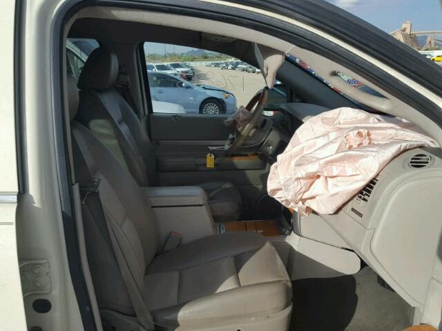 1A8HX58P59F710639 - 2009 CHRYSLER ASPEN LIMI WHITE photo 5